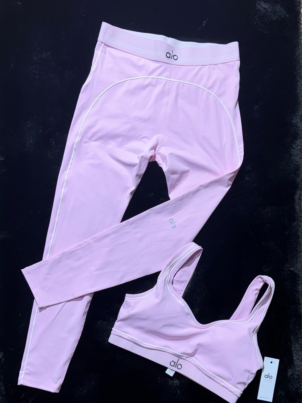 ALO Yoga Light Pink Sports Bra and Leggings Set